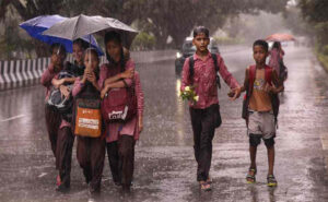 Heavy Rain Alert in Odisha: ରାଜ୍ୟରେ ଲଗାଣ ବର୍ଷା ଯୋଗୁଁ ଆଜି ୭ ଜିଲ୍ଲାରେ ସ୍କୁଲ ଛୁଟି ଘୋଷଣା