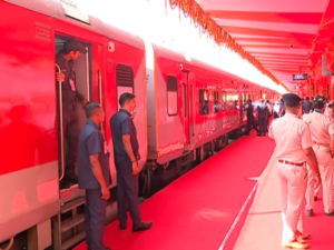 President Murmu to Visit Berhampur: ସ୍ୱତନ୍ତ୍ର ଟ୍ରେନ୍‌ରେ ବ୍ରହ୍ମପୁର ଅଭିମୁଖେ ବାହାରିଲେ ରାଷ୍ଟ୍ରପତି