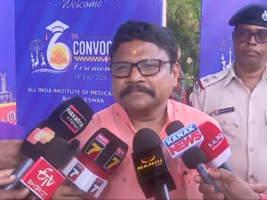 Journalist Insurance Scheme: ସାମ୍ବାଦିକ ସ୍ୱାସ୍ଥ୍ୟ ବୀମା ଦ୍ୱନ୍ଦ୍ବ; ପ୍ରତିକ୍ରିୟା ରଖିଲେ ସ୍ୱାସ୍ଥ୍ୟମନ୍ତ୍ରୀ ମୁକେଶ ମହାଲିଙ୍ଗ