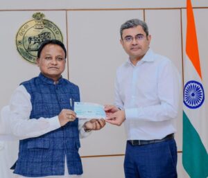 Odisha Flood Relief: ଓଡ଼ିଶାର ବନ୍ୟା; ମୁଖ୍ୟମନ୍ତ୍ରୀଙ୍କ ରିଲିଫ୍ ପାଣ୍ଠିକୁ ୧ କୋଟି ଟଙ୍କାର ସହାୟତା ଦେଲା ଇମ୍ଫା ଗ୍ରୁପ୍