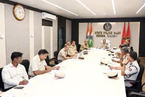 DGP Review Meeting on Law and Order: ଆଇନଶୃଙ୍ଖଳା ଓ ଅପରାଧ ନିୟନ୍ତ୍ରଣ ନେଇ ଡିଜିପି ବିନୟତୋଷ ମିଶ୍ରଙ୍କ ସମୀକ୍ଷା ବୈଠକ