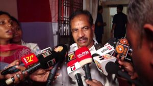 Bhubaneswar Airport Lease: ଭୁବନେଶ୍ୱର ବିମାନବନ୍ଦର ଲିଜ୍ ପ୍ରସଙ୍ଗ: ପ୍ରସ୍ତାବ ହସ୍ତଗତ ହୋଇନଥିବା ସ୍ପଷ୍ଟ କଲେ ମନ୍ତ୍ରୀ ବିଭୂତି ଜେନା