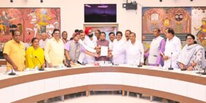 Odisha Ex MLAs meet CM Mohan Majhi: ମୁଖ୍ୟମନ୍ତ୍ରୀ ମୋହନ ମାଝୀଙ୍କୁ ଭେଟିଲେ ରାଜ୍ୟର ପୂର୍ବତନ ବିଧାୟକ ବୃନ୍ଦ, ବିଭିନ୍ନ ସମସ୍ୟା ନେଇ ଆଲୋଚନା