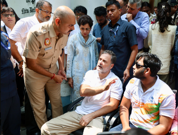 rahul-gandhi-protests-at-dcp-office-bjp-slams-over-dharna