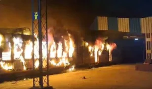 Fire Breaks Out In Passenger Train: ବିହାରରେ ଅଘଟଣ; ପାସେଞ୍ଜର ଟ୍ରେନରେ ଲାଗିଲା ନିଆଁ
