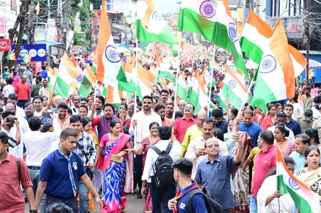SHGs prepare 60 lakh National Flags under Har Ghar Tiranga 2026