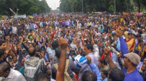 Odisha Teachers Stage Protest in BBSR: ବିଧାନସଭା ଆଗରେ ଶିକ୍ଷକ ଓ କର୍ମଚାରୀ ସଂଘର ଅହୋରାତ୍ର ଆନ୍ଦୋଳନ