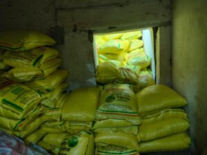 Illegal Sale of Fertilizer in Balangir: ଆକ୍ସନ ମୋଡ୍‌ରେ ବଲାଙ୍ଗିର ଜିଲ୍ଲା ପ୍ରଶାସନ; ୧୧୧ ଡିଲରଙ୍କୁ ଶୋ-କଜ୍ ନୋଟିସ୍