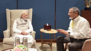 पीएम मोदी से मिले बचपन के दोस्त, वापस मिली BJP MLA के कब्ज़े वाली ज़मीन