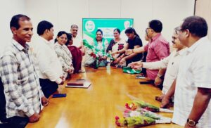 Aska MLA Controversy: ଅପମାନ ଓ ଧମକ ସତ୍ତ୍ୱେ ଲଢ଼େଇ; ଶଙ୍ଖ ଭବନରେ ସମ୍ବର୍ଦ୍ଧିତ ହେଲେ ହରିଡ଼ାପଦା ସରପଞ୍ଚ ଜୟନ୍ତୀ ବେହେରା