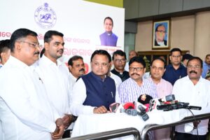 CM Returns to Odisha After UAE Visit: ୟୁଏଇ ଗସ୍ତ ସାରି ଓଡ଼ିଶା ଫେରିଲେ ମୁଖ୍ୟମନ୍ତ୍ରୀ; ସୃଷ୍ଟି ହେବ ୯ ଲକ୍ଷ ନିଯୁକ୍ତି