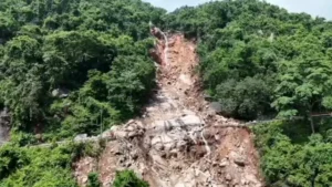 Kalinga Ghat Closed: ଲଘୁଚାପ ବର୍ଷା ଓ ଭୂସ୍ଖଳନ ଆଶଙ୍କା; କଳିଙ୍ଗା ଘାଟି ଯାତାୟାତ ବନ୍ଦ
