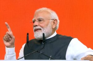 गुजरात से दिल्ली तक का सफर; प्रधानमंत्री नरेंद्र मोदी ने पूरे किए जनसेवा के 25 साल
