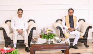CM Mohan Majhi Meets Odisha Governor: ରାଜ୍ୟପାଳଙ୍କୁ ଭେଟିଲେ ମୁଖ୍ୟମନ୍ତ୍ରୀ ମୋହନ ମାଝୀ; ବିକାଶ ଓ ଜନକଲ୍ୟାଣମୂଳକ ଯୋଜନା ନେଇ ଆଲୋଚନା