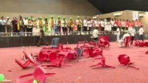 Tension at Vani Vihar Campus: ଉତ୍କଳ ବିଶ୍ୱବିଦ୍ୟାଳୟରେ ନିର୍ବାଚନୀ ଉତ୍ତେଜନା: ‘ହାଏ ଆଇ ଷ୍ଟାଣ୍ଡ ଫର୍’ ମିଟିଂରେ ମୁହାଁମୁହିଁ ହେଲେ ABVP ଓ BCJD