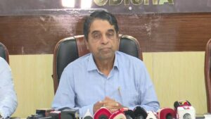 Panchayat And Municipal Polls: ପଞ୍ଚାୟତ ଓ ପୌର ନିର୍ବାଚନ ପ୍ରସ୍ତୁତି: ଆସନ୍ତା ୨୬ରୁ ନଭେମ୍ବର ୭ ପର୍ଯ୍ୟନ୍ତ ହେବ ‘ଘରକୁ ଘର’ ବୁଲି ଭୋଟର ସର୍ଭେ