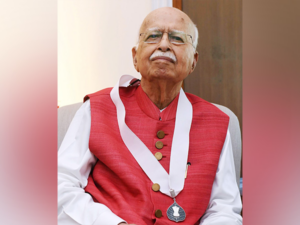 दिल्ली के अपोलो अस्पताल में भर्ती हुए लालकृष्ण आडवाणी, हालत स्थिर