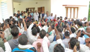 Naveen Warns Indisciplined Leaders: ବିଶୃଙ୍ଖଳାକାରୀଙ୍କୁ କଡ଼ା ଚେତାବନୀ; ହିଞ୍ଜିଳି ଓ ଶେରଗଡ଼ର ନେତାଙ୍କୁ ସାବଧାନ କଲେ ବିଜେଡି ସୁପ୍ରିମୋ ନବୀନ