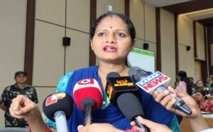 Facebook Live Sparks Row in BMC: ବିଏମସି ବୈଠକରେ ହାଇଡ୍ରାମା: ଫେସବୁକ୍ ଲାଇଭ୍ କରୁଥିବାରୁ ନିଲମ୍ବିତ ହେଲେ ୩୭ ନମ୍ବର ୱାର୍ଡ କର୍ପୋରେଟର