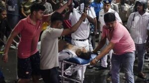 Kolkata Durga Puja Tragedy: କୋଲକାତା ଦୁର୍ଗାପୂଜା ମଣ୍ଡପ ଦଳାଚକଟାରେ ୧୯ ମୃତ; ୨୫ ଲକ୍ଷର ସହାୟତା ଘୋଷଣା କଲେ ମୁଖ୍ୟମନ୍ତ୍ରୀ