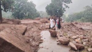 3 dead in Kandhamal landslide: କନ୍ଧମାଳରେ ଭୂସ୍ଖଳନ: ତିନି ମୃତ, ୪ ଲକ୍ଷ ଟଙ୍କାର ଆର୍ଥିକ ସହାୟତା ଘୋଷଣା କେଲେ ମୁଖ୍ୟମନ୍ତ୍ରୀ