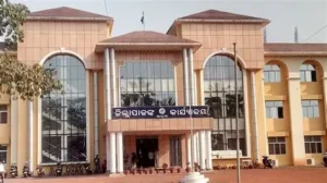 Administrative Irregularities in Bhadrak: ଭଦ୍ରକରେ ପ୍ରଶାସନିକ ଅନିୟମିତତା ଅଭିଯୋଗ: ୨ ଅଧିକାରୀ ନିଲମ୍ବିତ