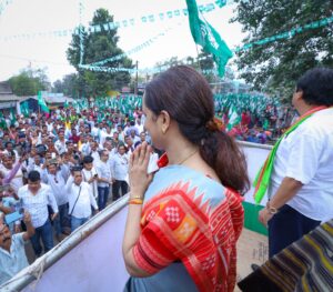 BJD Rally in Dunguripali: ଜନ ସମ୍ପର୍କ ପଦଯାତ୍ରାରେ ସରକାରଙ୍କ ବିଫଳତା ବଖାଣିଲେ ସୁଜାତା